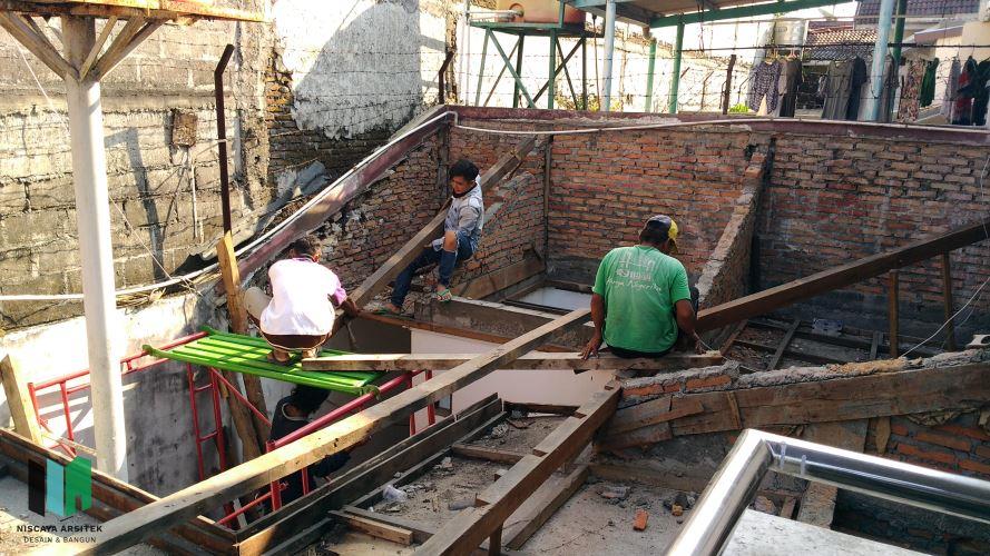 Renovasi Rumah dua lantai di Sleman Jogja